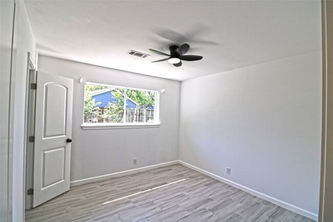 Building Photo - 9211 Blankenship Dr