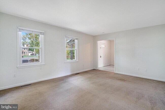 Building Photo - 6031 Mayfair Ln