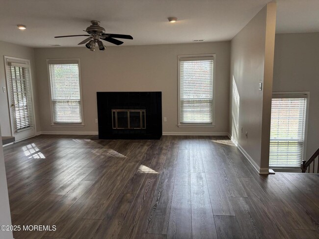 Building Photo - 481 Hawthorne Pl