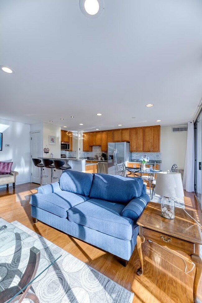 Building Photo - 4420 Briarwood Ct N