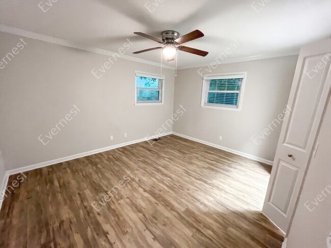 Building Photo - 28 Wells Ln