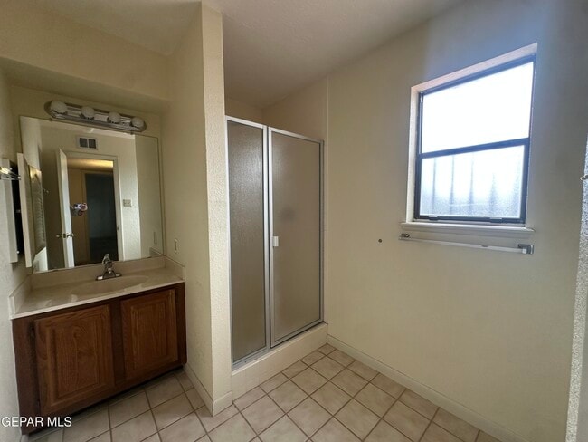 Building Photo - 724 Espada Dr