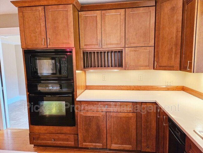 Building Photo - 27201 WA-3