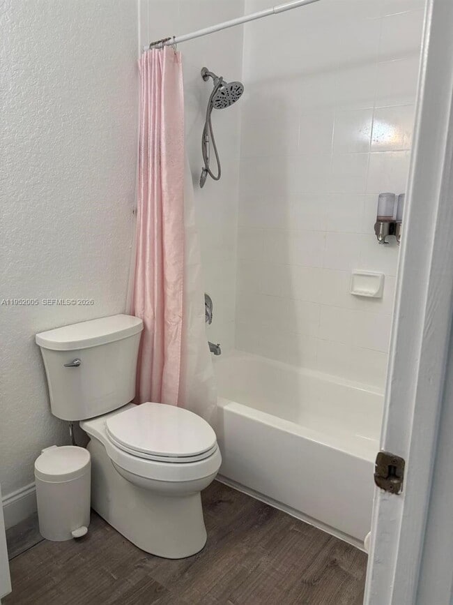 Building Photo - 2532 SE 15th Ct