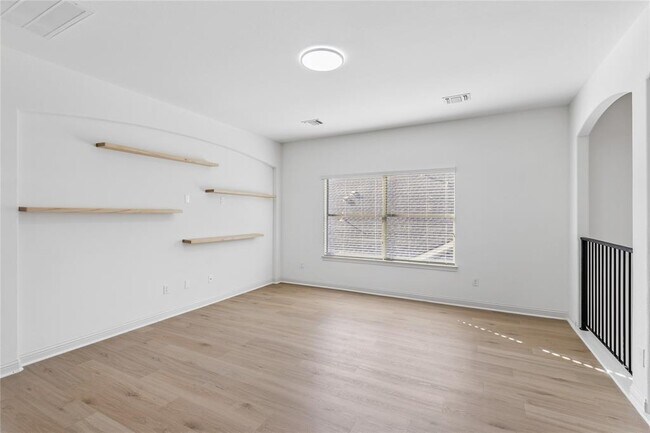 Building Photo - 3831 Sapphire Loop