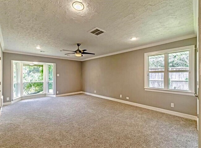Building Photo - 3318 N Braeswood Blvd