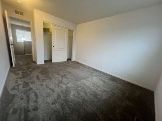 Building Photo - 524 Majestic Ln