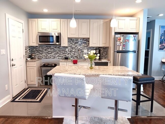 Building Photo - 1711 Candler Rd