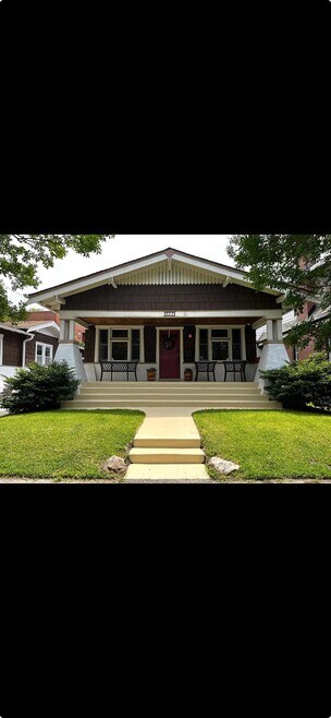 Building Photo - 917 Gates Ave