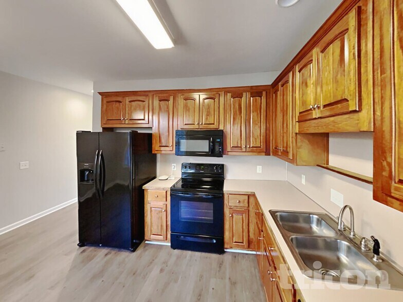 Building Photo - 104 Holcomb Manor Ct