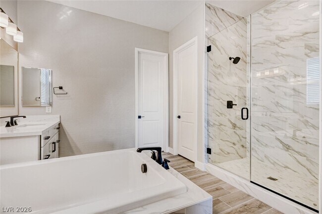 Building Photo - 76 Tatahatso Pt St