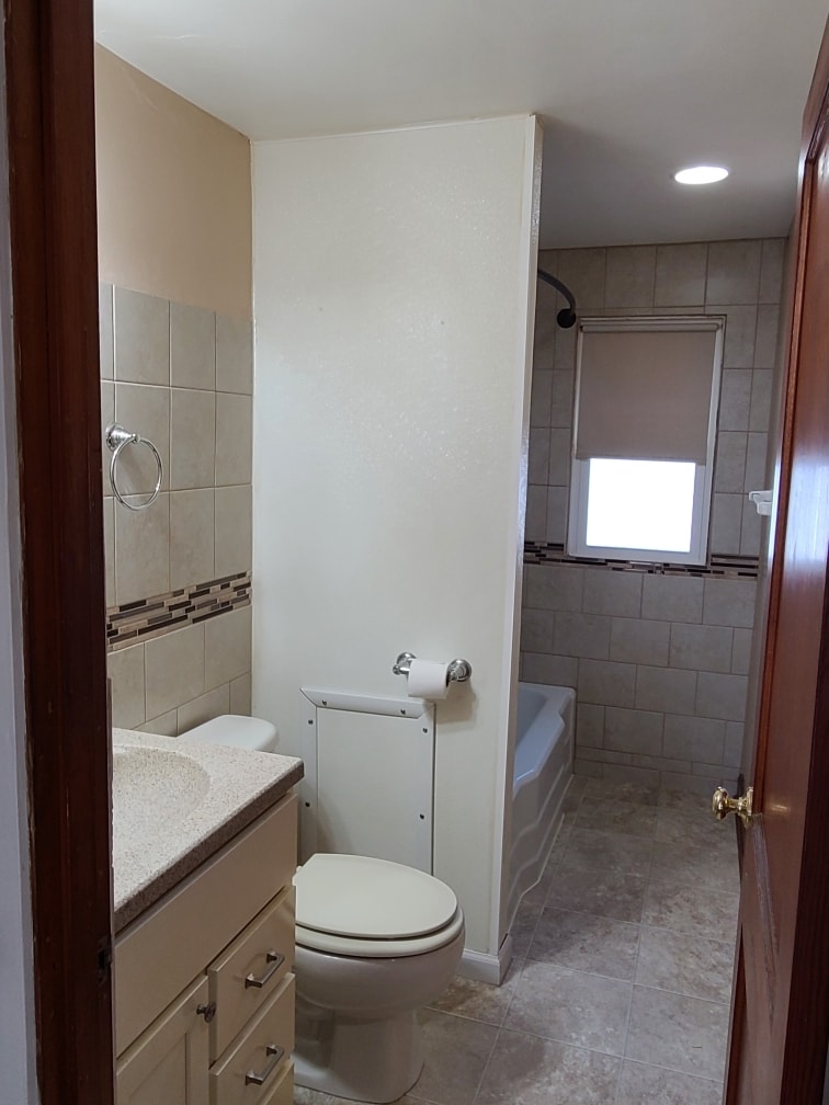 Bathroom - 38 E Lincoln Ave