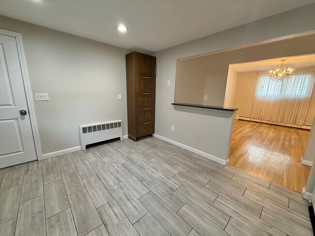 Building Photo - 39 Townly Rd