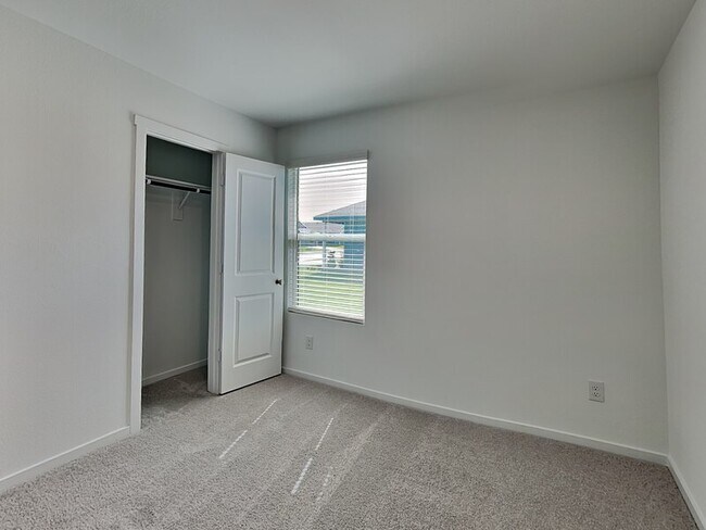 Building Photo - 3707 Longleaf Dr