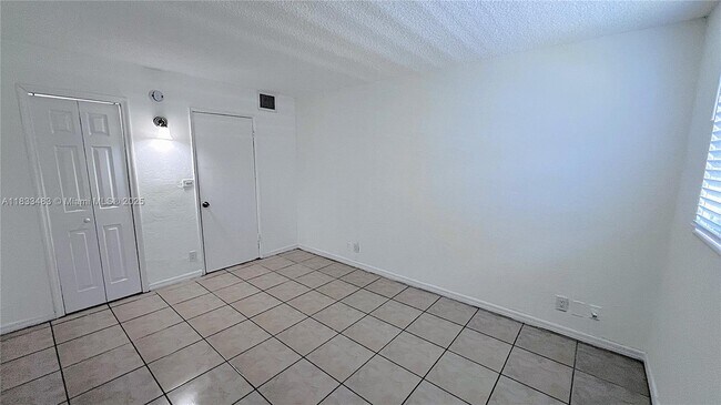 Building Photo - 801 NW 47th Ave