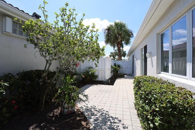 Building Photo - 8515 53rd Pl E
