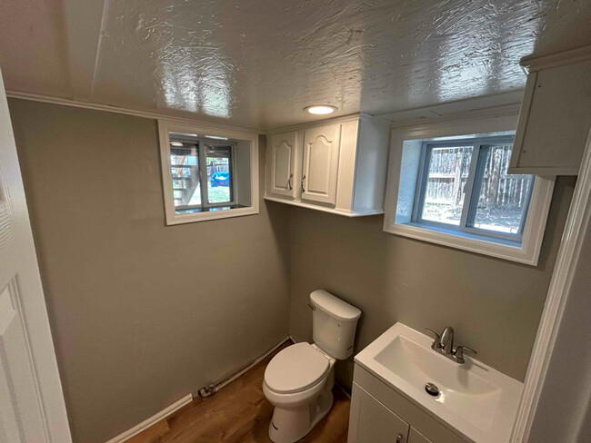 Building Photo - 2019 W Cucharras St