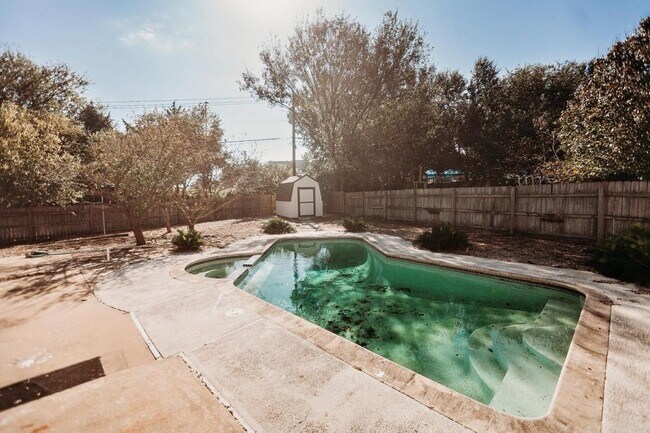 Building Photo - 1505 Windsong Trail