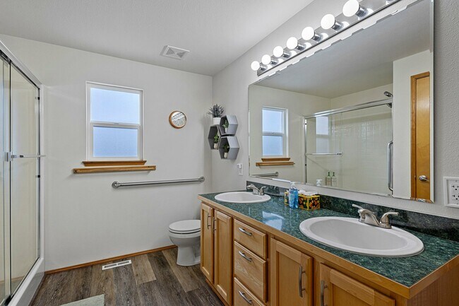 Building Photo - 7708 81st Pl NE