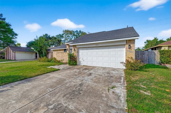 Building Photo - 5530 Oak Falls Dr