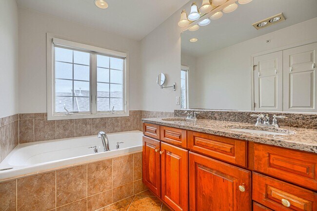 Building Photo - 239 Anvil Way