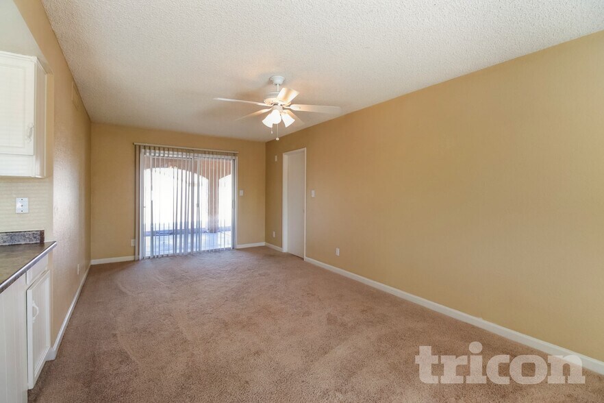 Building Photo - 8948 W Heatherbrae Dr