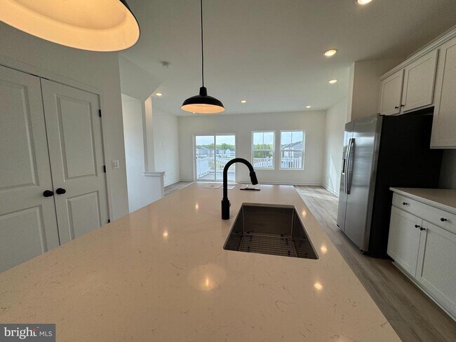 Building Photo - 36122 Wilderness Shores Way