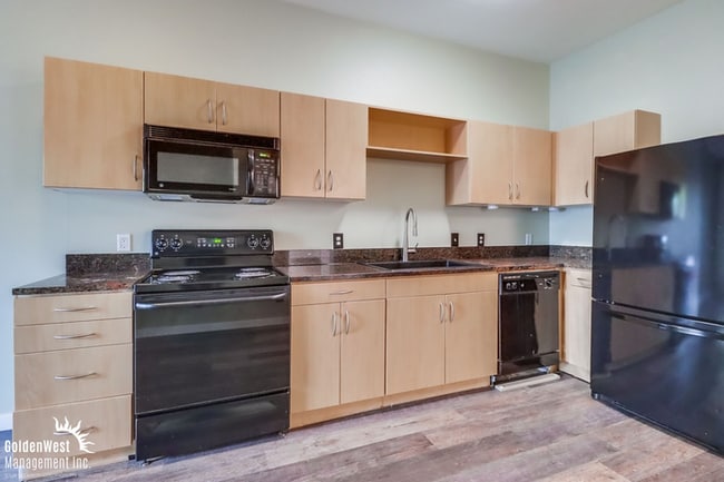 Building Photo - Updated 1Bdm 1Ba Condo with Modern Ameniti...