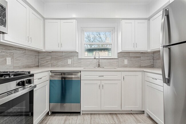 Building Photo - 3311 Tooms St