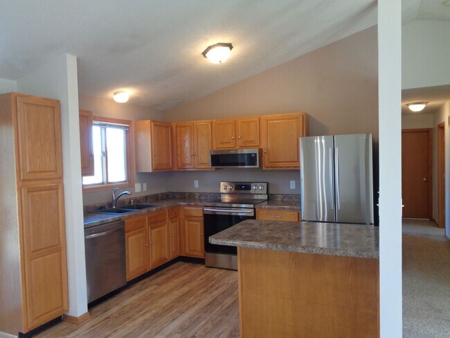 Building Photo - 5428 W Butler Ave
