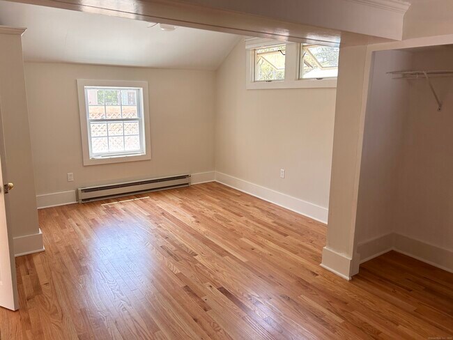 Building Photo - 6-5 5th St