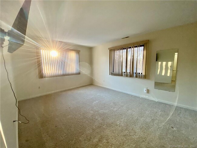 Building Photo - 2401 Mill Pond Dr