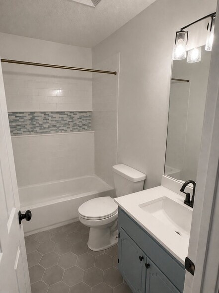 Building Photo - 409 Williamsport Dr
