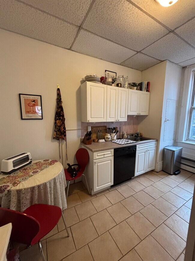 Building Photo - 217 10th St