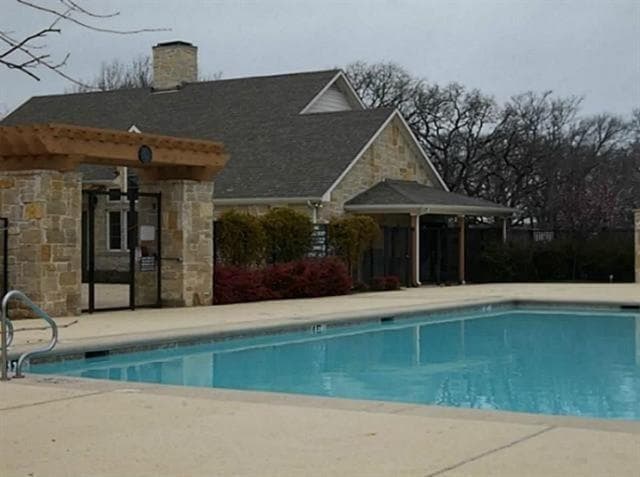 Building Photo - 2213 Willow Creek Dr