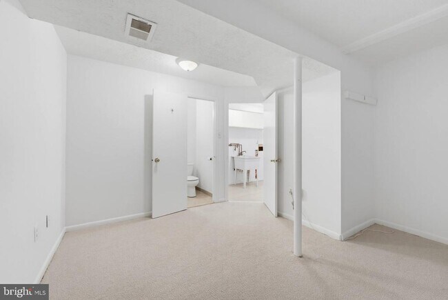 Building Photo - 8467 Magic Tree Ct
