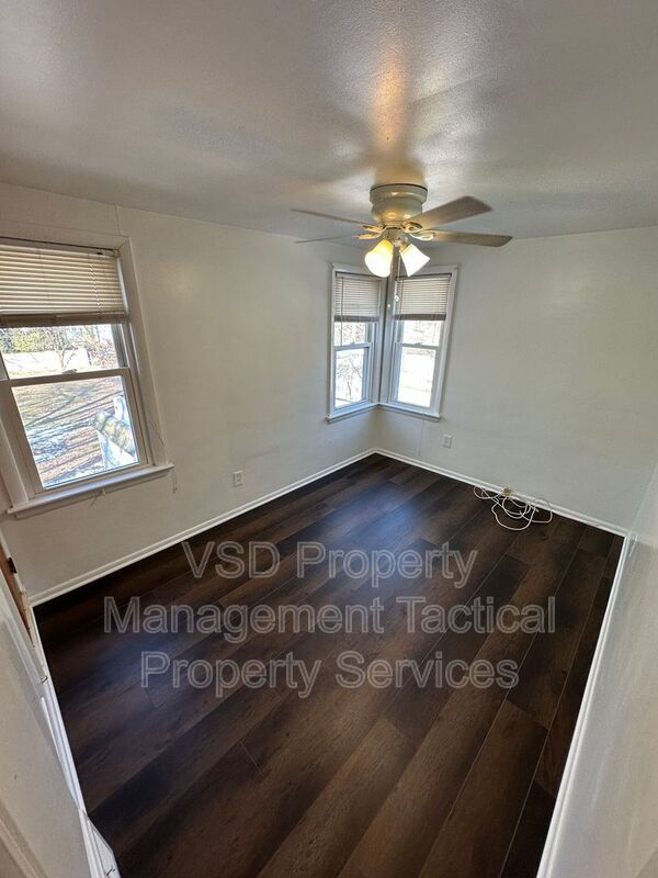 Building Photo - 1780 S Green Rd