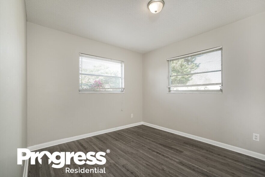 Building Photo - 344 Crestwood Ave