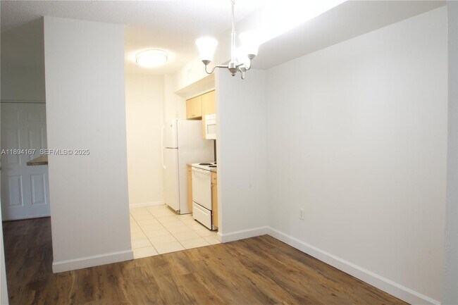 Building Photo - 2440 E Preserve Way