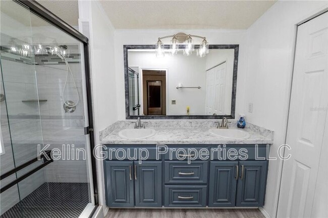 Building Photo - 1706 Fox Hill Dr