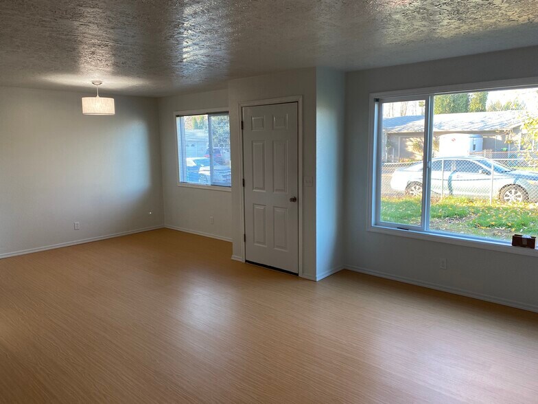 Living/Dining - 13456 Aspen Lake Ct NE