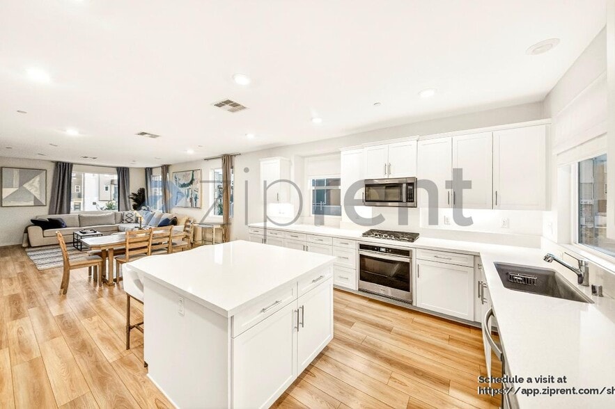 Building Photo - 27578 Manzanita Wy