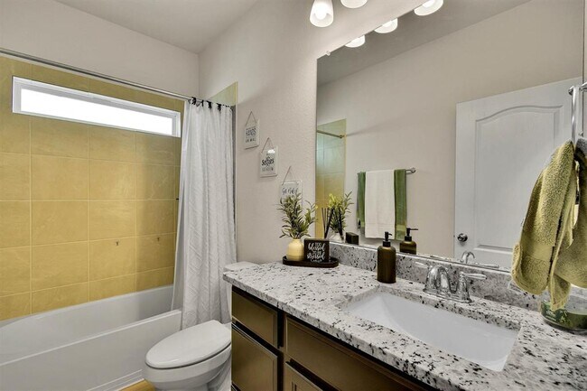 Building Photo - 632 Friar Tuck Dr