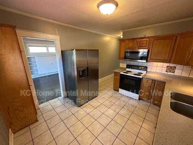 Building Photo - 5105 Walnut St