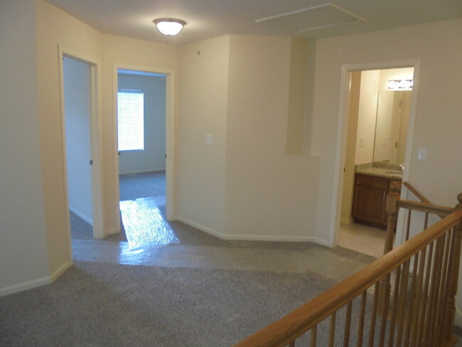 Building Photo - 615 Windsor Dr