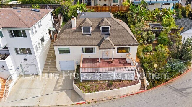 Building Photo - 2381 Hyland Ave