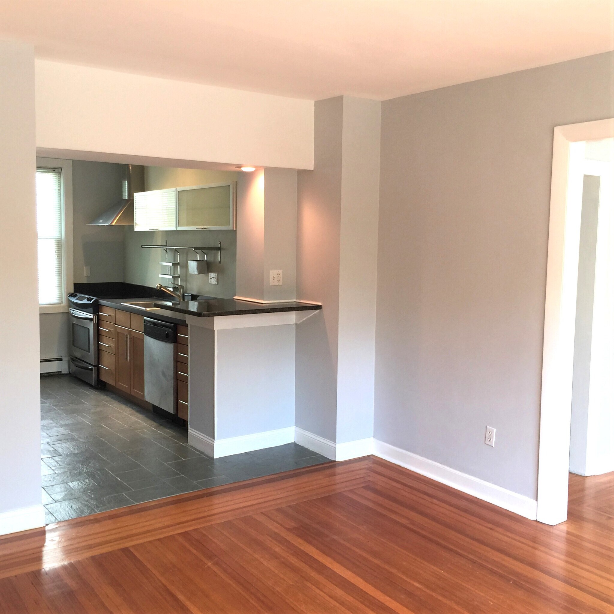 kitchen layout with eat-at granite counter - 142 Humboldt Ave
