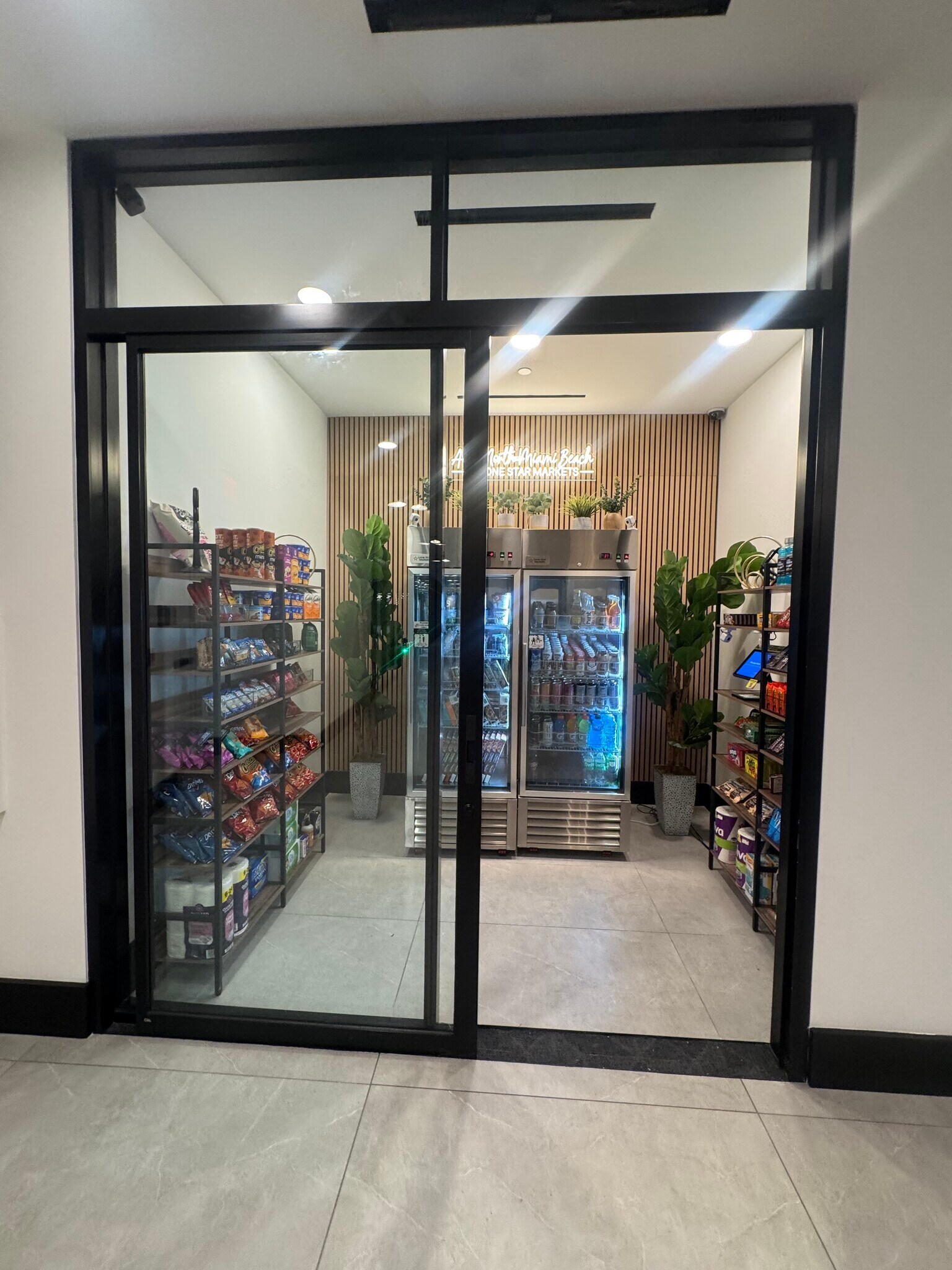 Building Photo - 16051 W Dixie Hwy