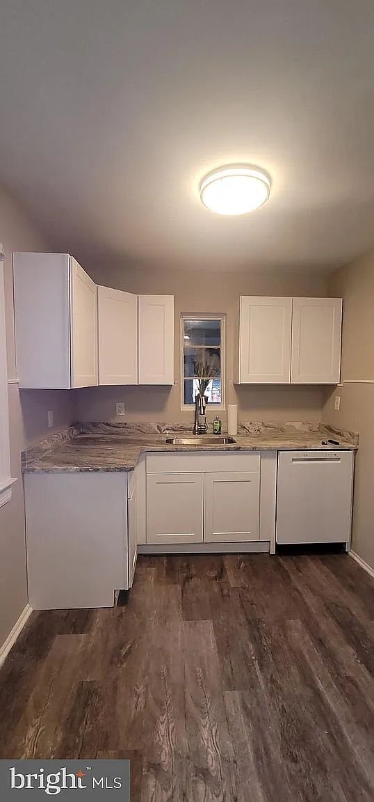 Building Photo - 419 Bethune Dr