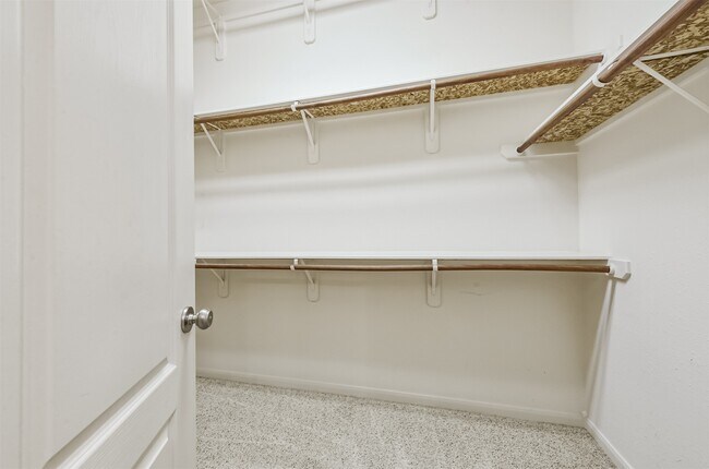 Building Photo - 21315 Pennshore Ln